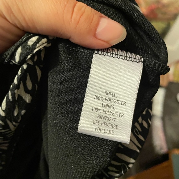 ELLE FLORAL RUFFLE CAREER TOP - Picture 4 of 4